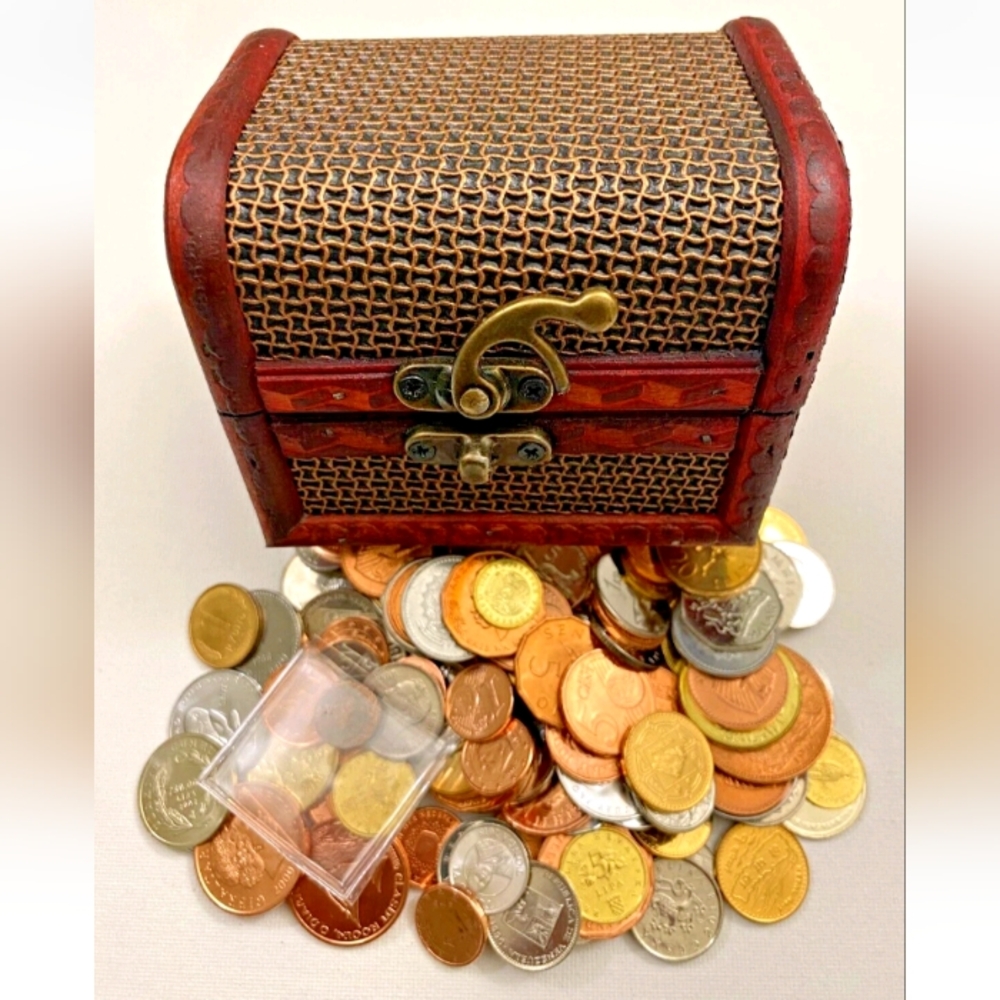 Treasure Box : One Pound Mixed World Coins UNC & One Ancient Roman Bronze Coin